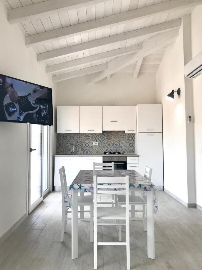 Case Vacanze "Bianco Mare" Порто Пино Екстериор снимка