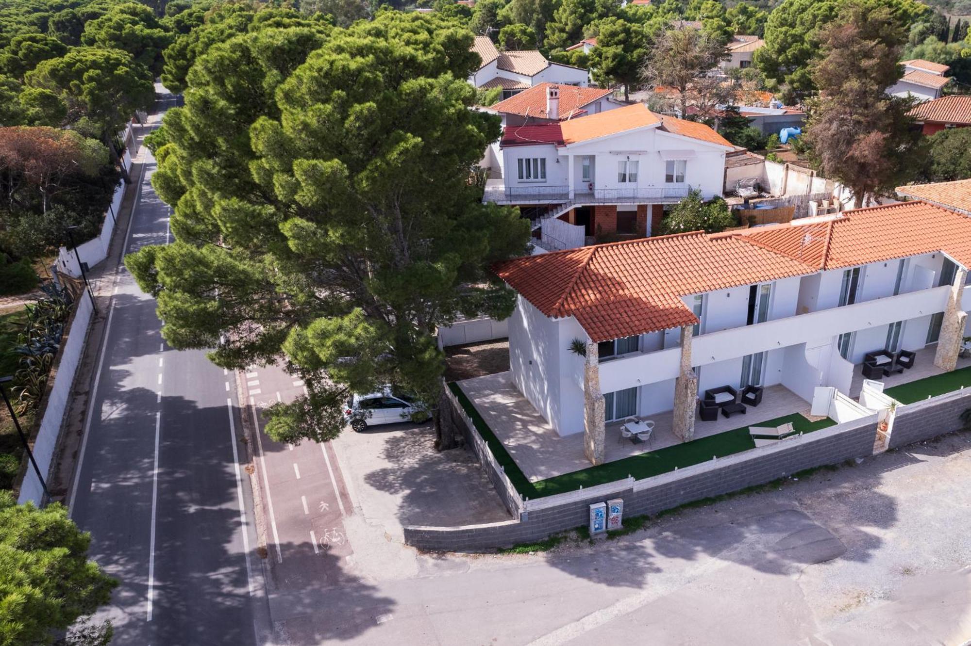 Case Vacanze "Bianco Mare" Порто Пино Екстериор снимка