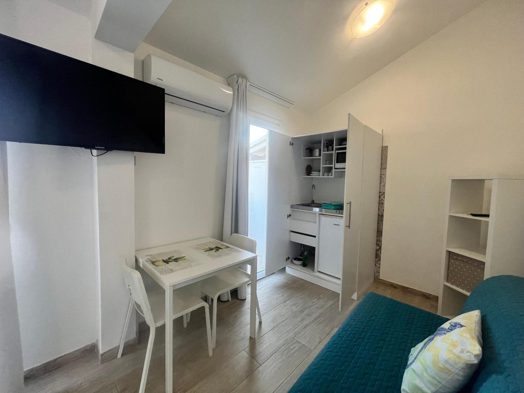 Case Vacanze "Bianco Mare" Порто Пино Екстериор снимка